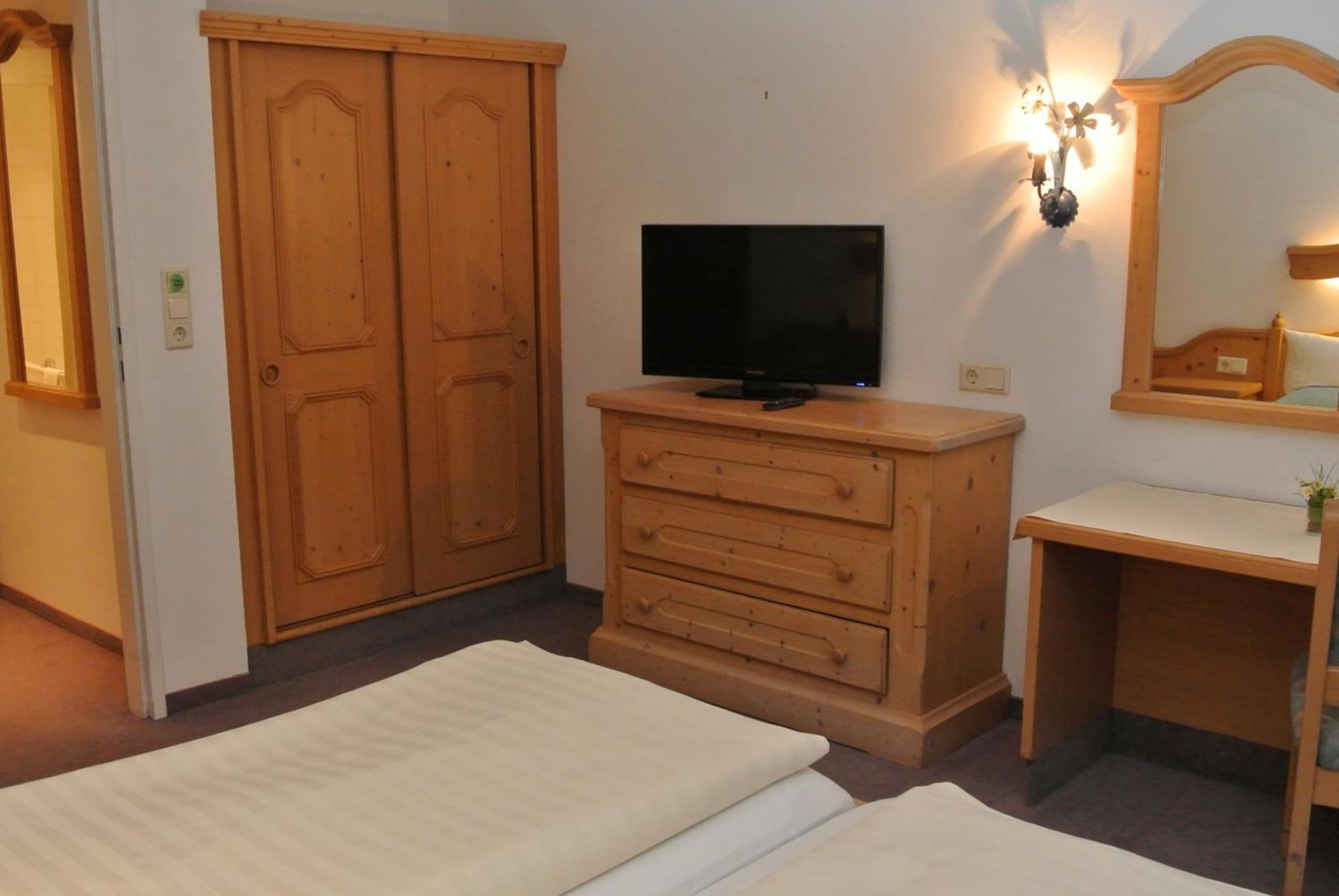 Hotel Gruberhof Innsbruck Igls B&B Pokoj fotografie